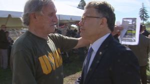 Jerry Readmond and U.S. Senator Al Franken.  (Photo by Rod Wermager)